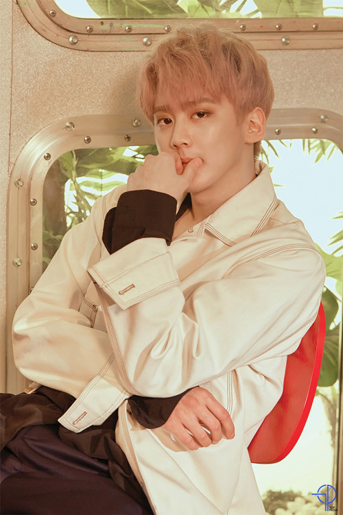 천지 입대(사진=TOP MEDIA)